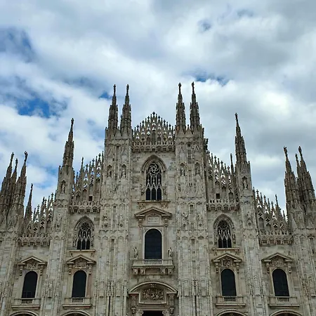 Bellissimo Mini A Tema Bandiera Italiana, Potente Wi-fi, 3 Linee Metropolitane Dietro Casa, Collegato Direttamente Con Aeroporto Di Malpensa E Rho Fiera Милан