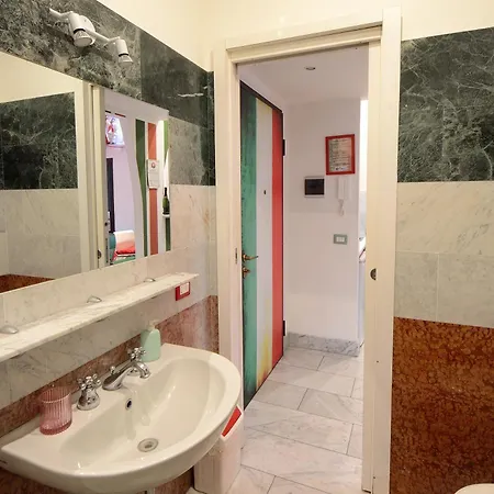 Bellissimo Mini A Tema Bandiera Italiana, Potente Wi-fi, 3 Linee Metropolitane Dietro Casa, Collegato Direttamente Con Aeroporto Di Malpensa E Rho Fiera * Милан