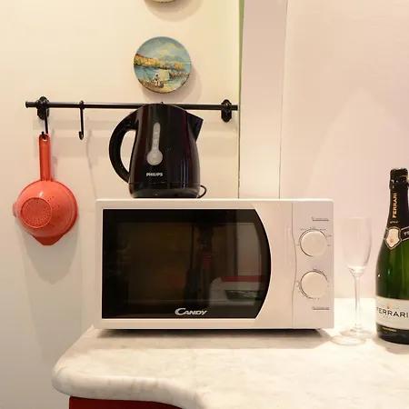 Bellissimo Mini A Tema Bandiera Italiana, Potente Wi-fi, 3 Linee Metropolitane Dietro Casa, Collegato Direttamente Con Aeroporto Di Malpensa E Rho Fiera Милан