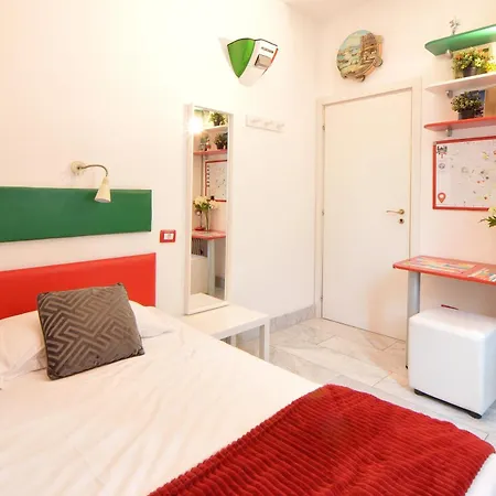 Bellissimo Mini A Tema Bandiera Italiana, Potente Wi-fi, 3 Linee Metropolitane Dietro Casa, Collegato Direttamente Con Aeroporto Di Malpensa E Rho Fiera Апартаменты