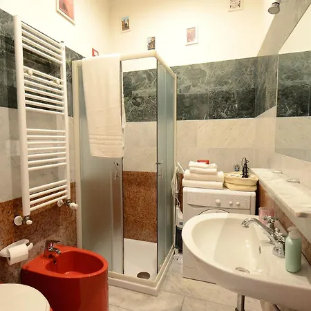 Bellissimo Mini A Tema Bandiera Italiana, Potente Wi-fi, 3 Linee Metropolitane Dietro Casa, Collegato Direttamente Con Aeroporto Di Malpensa E Rho Fiera Апартаменты