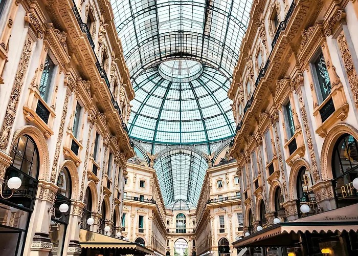 Bellissimo Mini A Tema Bandiera Italiana, Potente Wi-fi, 3 Linee Metropolitane Dietro Casa, Collegato Direttamente Con Aeroporto Di Malpensa E Rho Fiera
