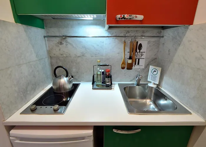 Apartment Bellissimo Mini A Tema Bandiera Italiana, Potente Wi-fi, 3 Linee Metropolitane Dietro Casa, Collegato Direttamente Con Aeroporto Di Malpensa E Rho Fiera Milan
