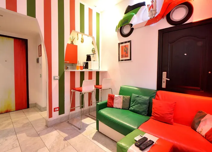 Bellissimo Mini A Tema Bandiera Italiana, Potente Wi-fi, 3 Linee Metropolitane Dietro Casa, Collegato Direttamente Con Aeroporto Di Malpensa E Rho Fiera Milan