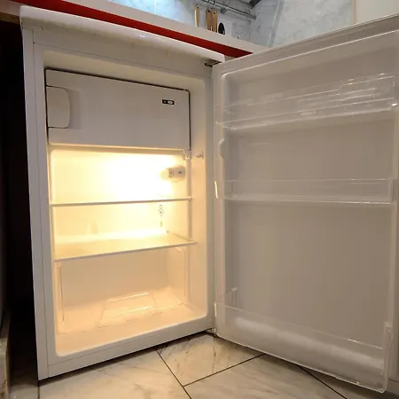 Lejlighed Bellissimo Mini A Tema Bandiera Italiana, Potente Wi-fi, 3 Linee Metropolitane Dietro Casa, Collegato Direttamente Con Aeroporto Di Malpensa E Rho Fiera *