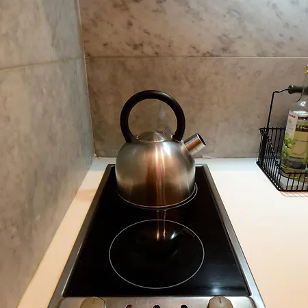 Bellissimo Mini A Tema Bandiera Italiana, Potente Wi-fi, 3 Linee Metropolitane Dietro Casa, Collegato Direttamente Con Aeroporto Di Malpensa E Rho Fiera Lejlighed Milano